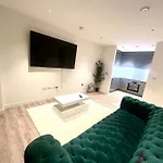 Luxury 2 Bed Apartment