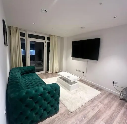 Luxury 2 Bed Apartment